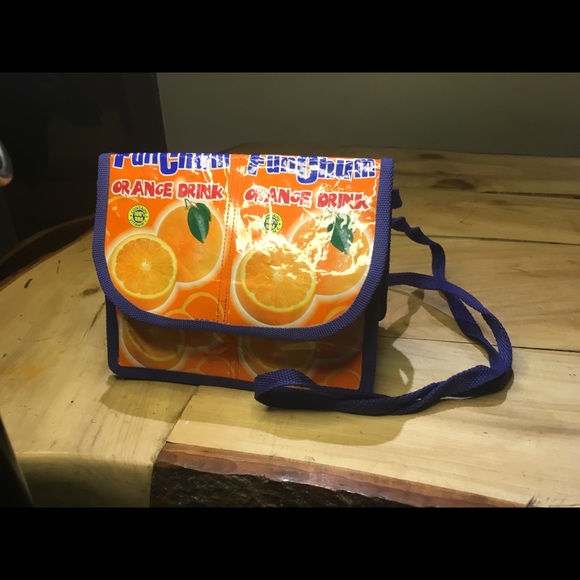 Recycled lil mini purse 👛 - Picture 2 of 4